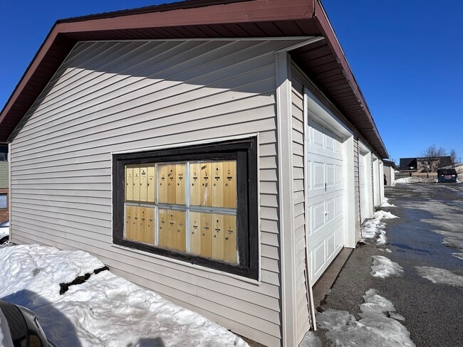 Building Photo - Noble Estates |||