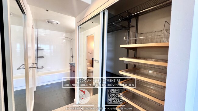 Building Photo - Contemporary condo on the 10th floor inclu...