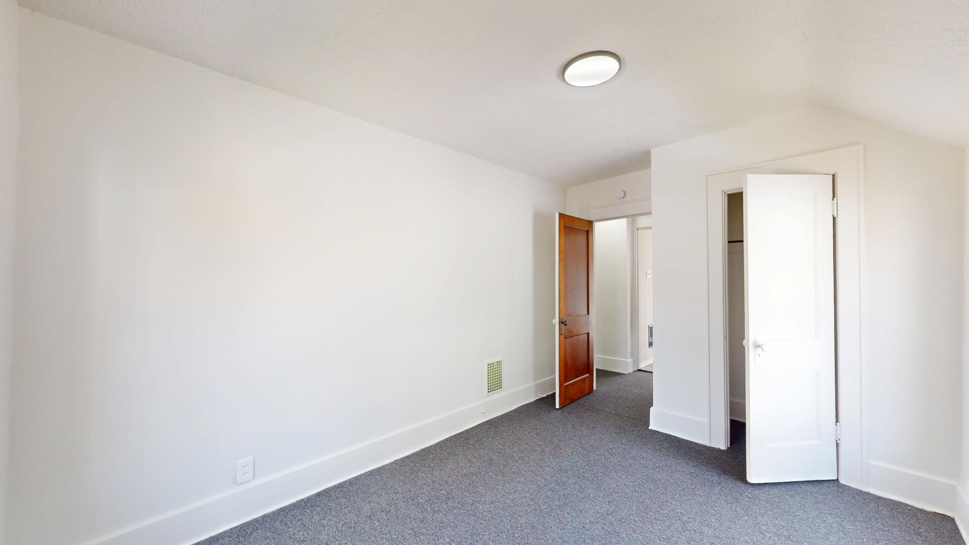 Building Photo - 109 W Ely St