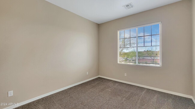 Building Photo - 9037 W Plum Rd
