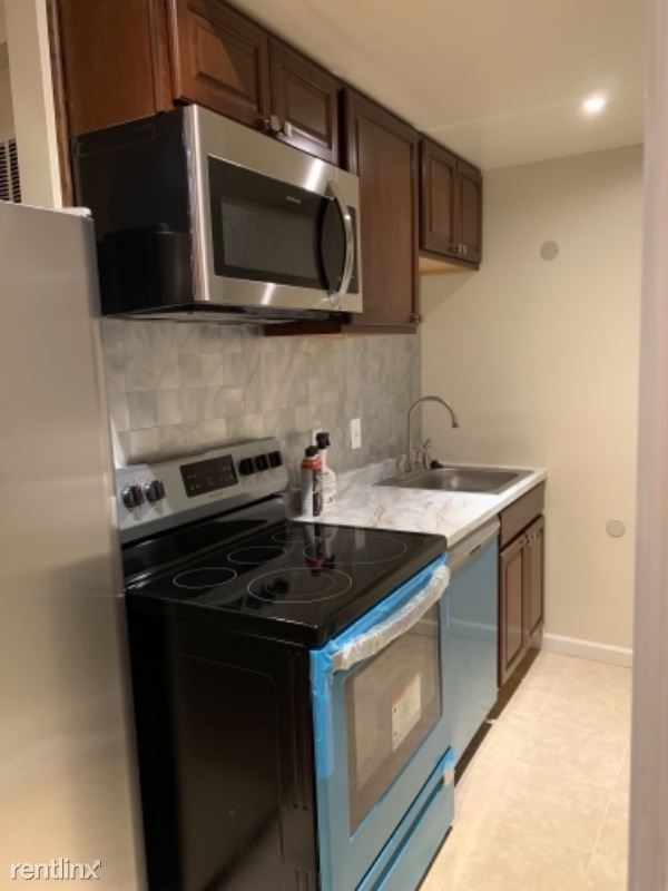 Building Photo - 2 br, 1 bath House - BASEMENT Apt