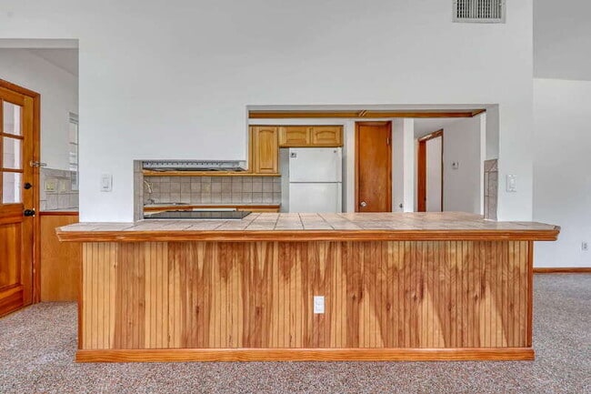 Building Photo - 184 S 5th St