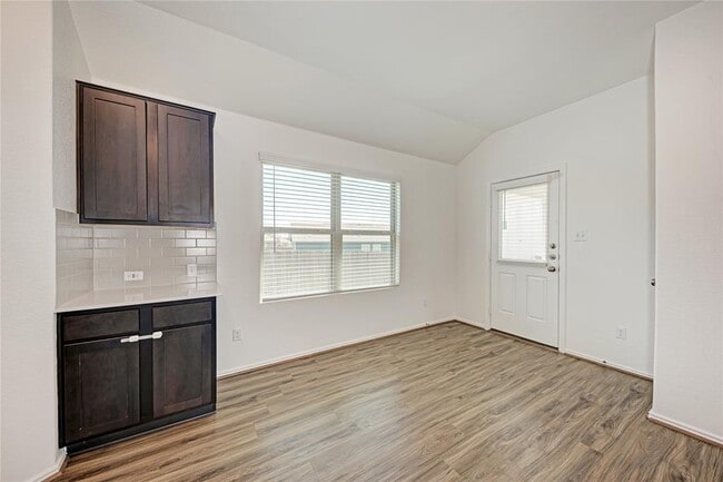 Building Photo - 520 Pandora Cv
