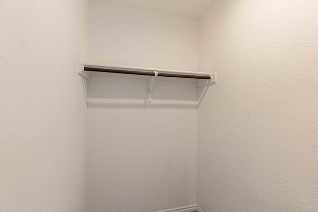 Building Photo - 6562 Runaway Row