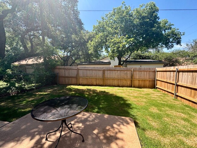 Building Photo - Brown Bark
