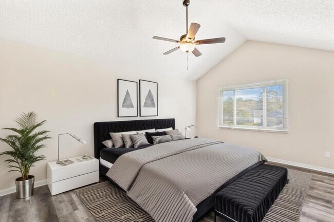 Building Photo - Charming Waterfront Home in Southside