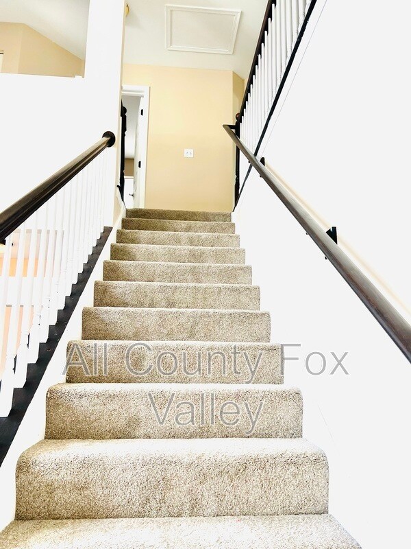 Building Photo - 2080 Mark Cir