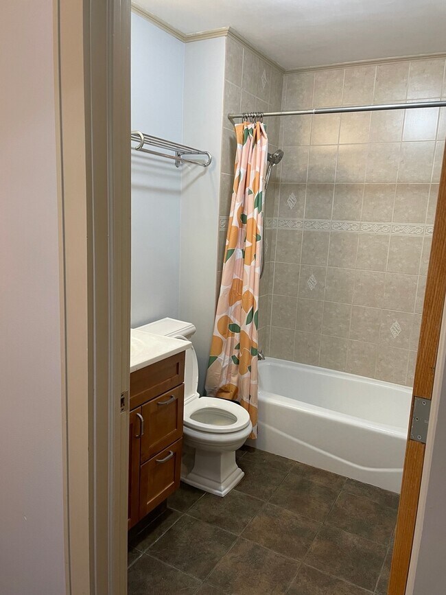 Building Photo - 4504 Normandy Dr