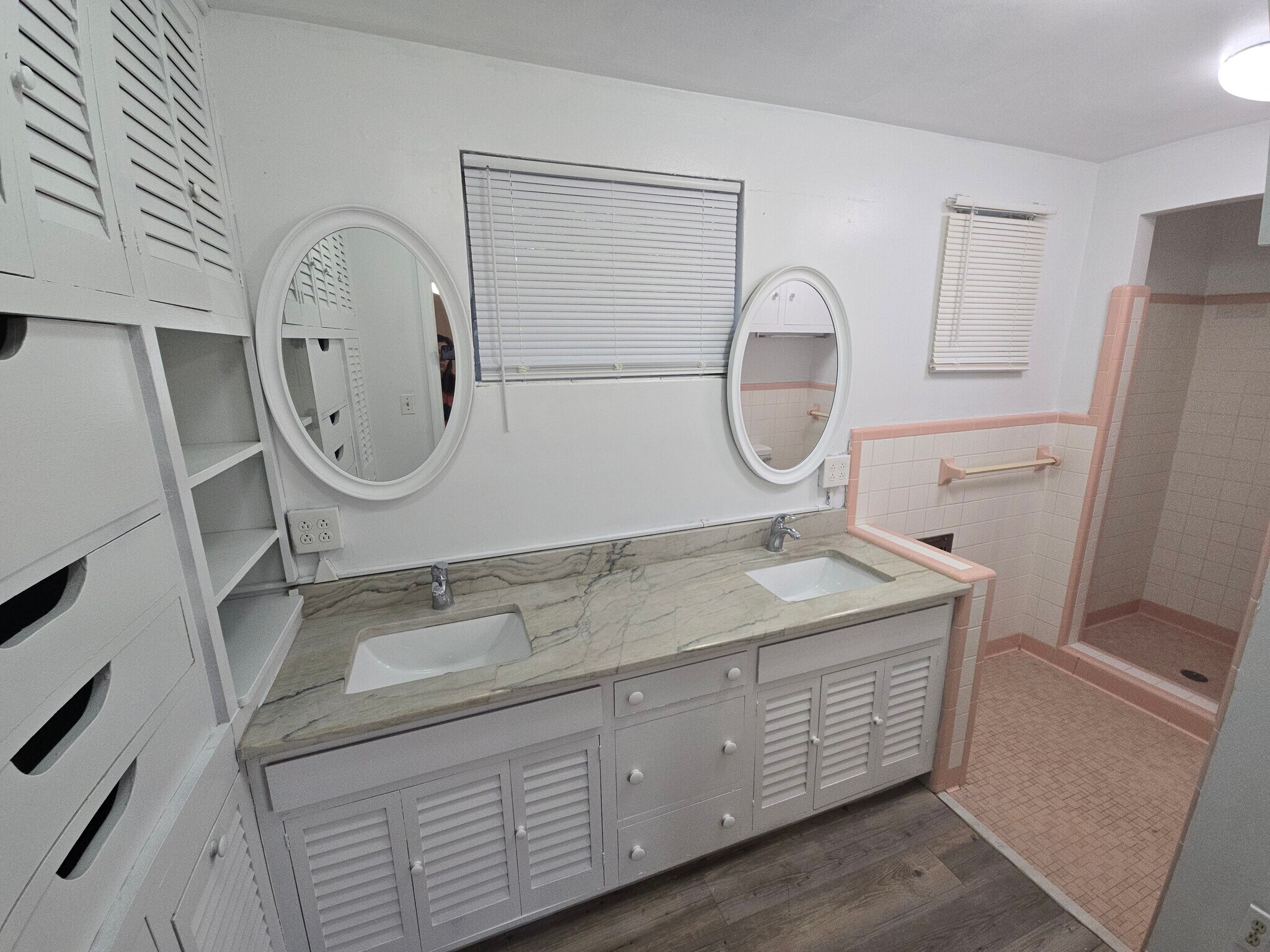 Building Photo - 714 E Crawford St