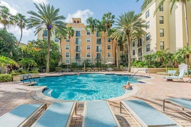 Building Photo - 630 S Sapodilla Ave