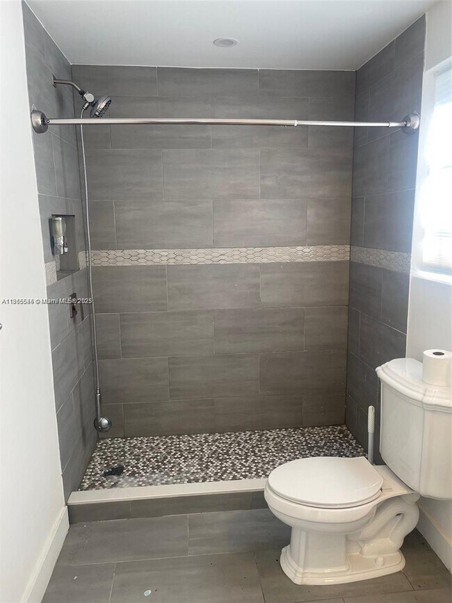 Building Photo - 1145 SW 74th Ct