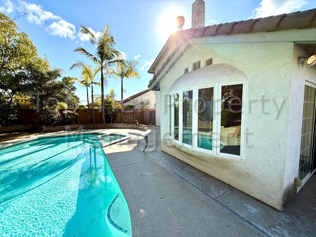 Building Photo - Charming Single Family Home with Pool/Hot ...