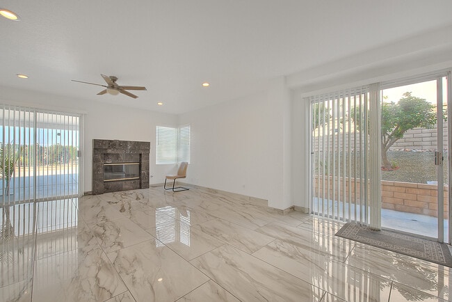 Building Photo - 3571 Rio Ranch Rd