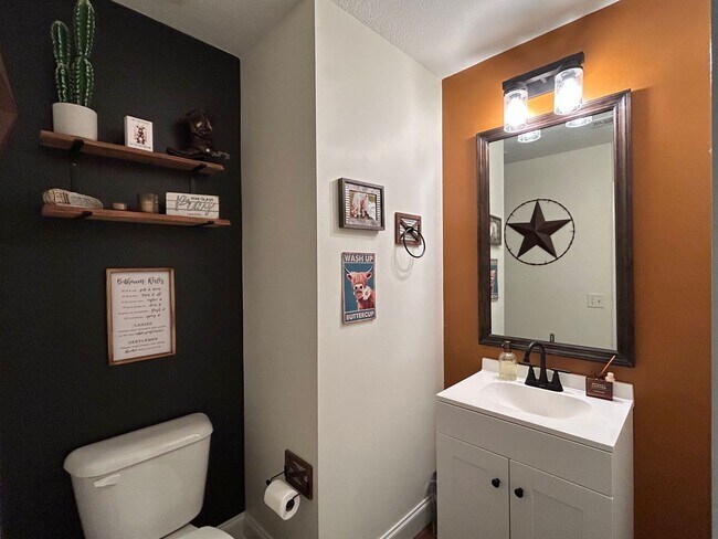 Building Photo - Bradley Point Residence for Rent - 4 Bedroom/2.5 Bath