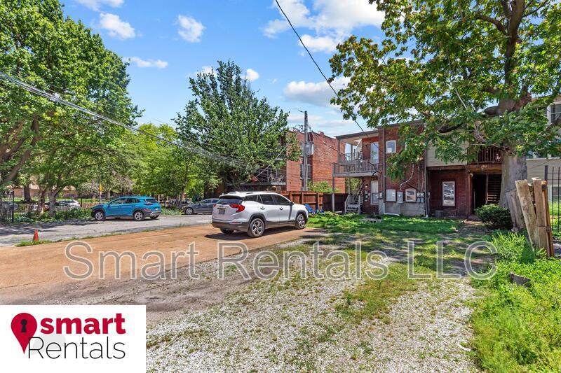 Building Photo - 1711 S 8th St