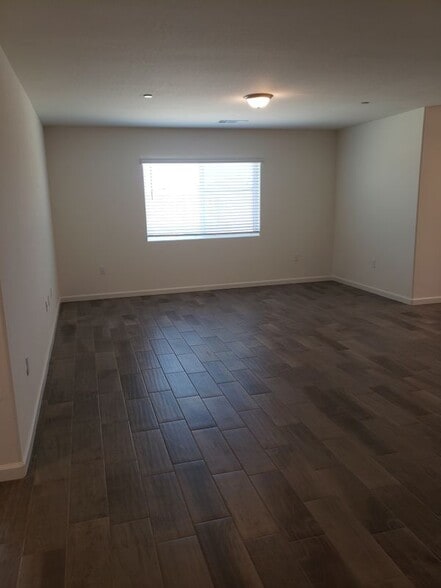 Building Photo - 2327 N Chateau Wy