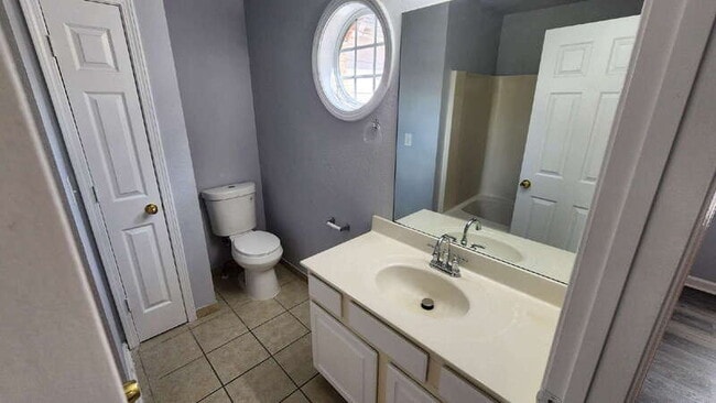 Building Photo - 385 Brookview Dr