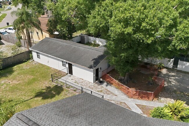 Building Photo - 15509 Casey Rd