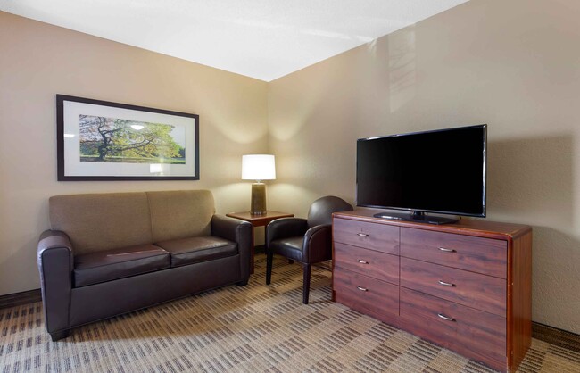 Building Photo - Furnished Studio-Chicago - Lisle