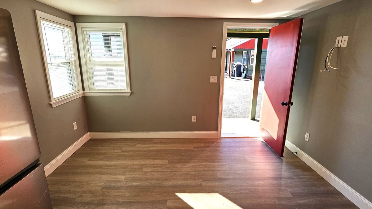 Building Photo - 825 Scenic Hwy