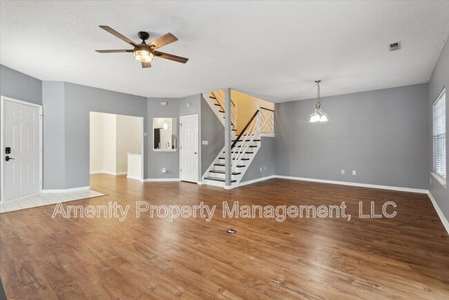 Building Photo - 1628 Willow Cv