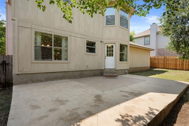 Building Photo - 1807 Lion-Heart Dr