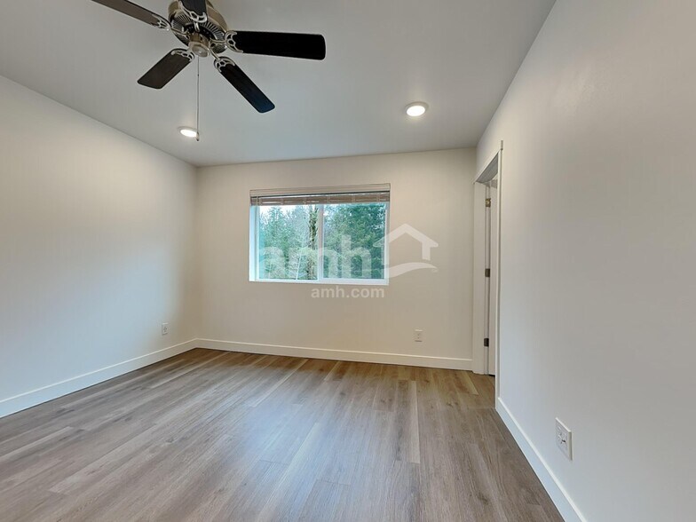 Building Photo - 7820 Selah St SW