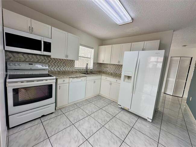 Building Photo - 12736 SW 66th St