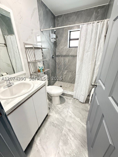 Building Photo - 2057 Washington 2