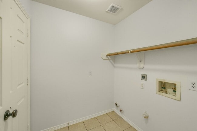 Building Photo - 21007 Terrace View Dr