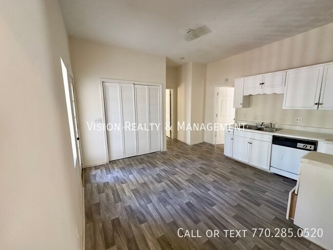 Building Photo - 909 Troup St