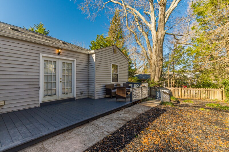 Building Photo - 160 Adams St