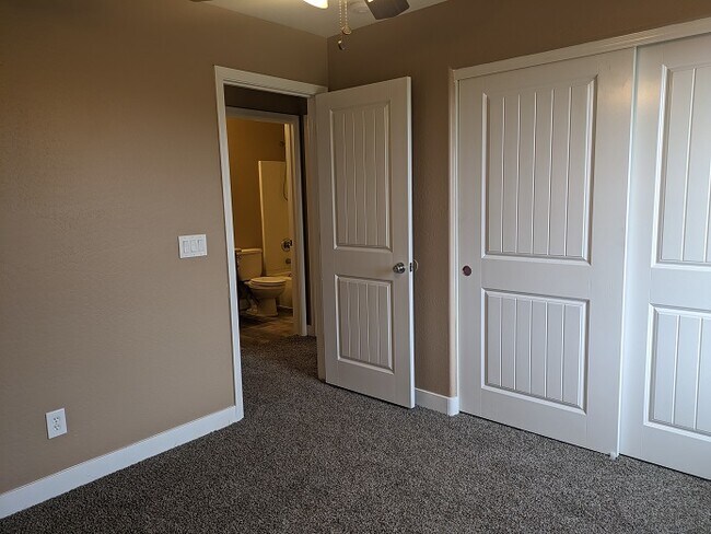 Building Photo - 21023 N Mac Neil St