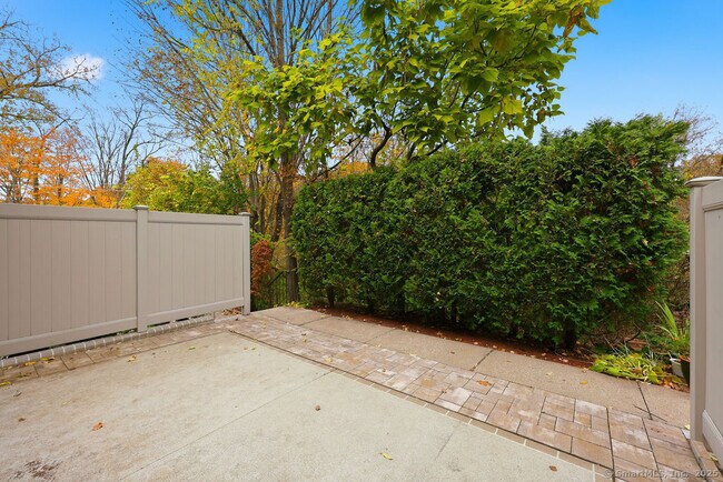 Building Photo - 25 Washington St