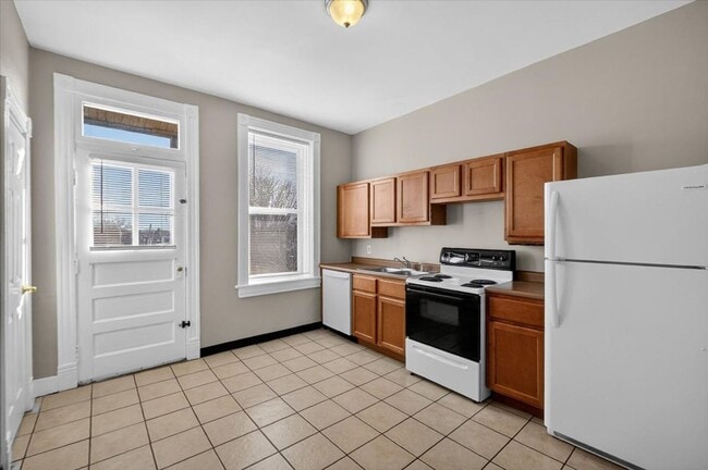 Building Photo - South Side Star