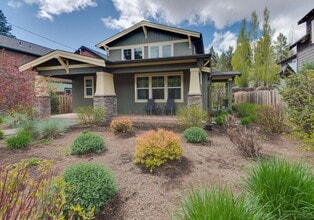 Building Photo - Darling Home Located in the Heart of NW Bend!
