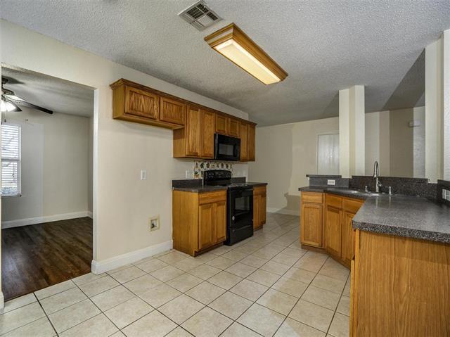Building Photo - 2404 Grover Cleveland Dr