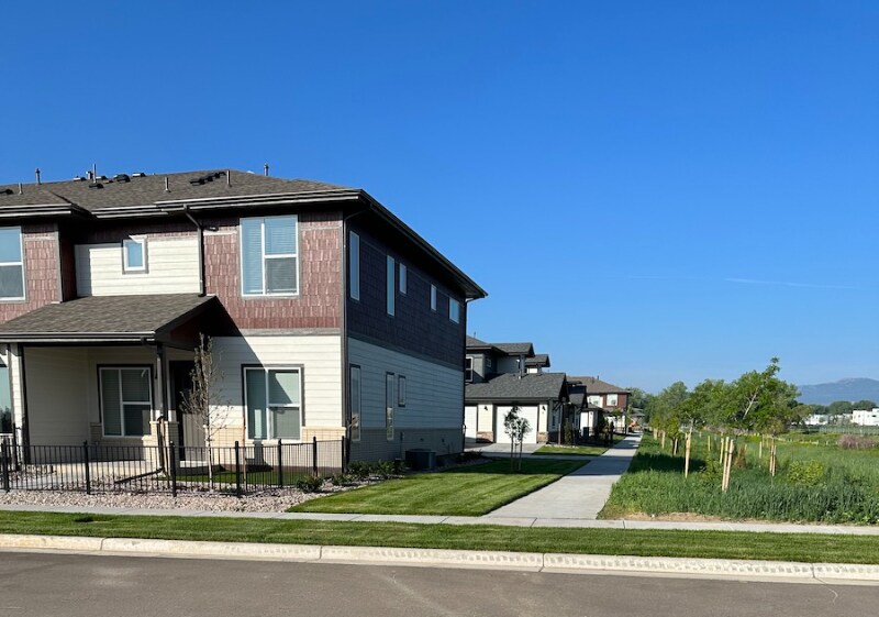 Building Photo - 844 Schlagel St