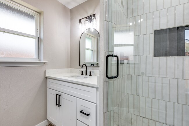 Building Photo - 1233 Mill Valley Dr