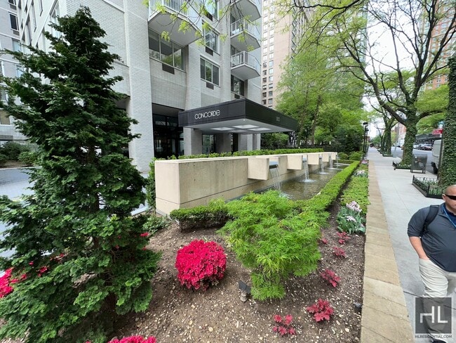 Building Photo - 220 EAST 65 STREET