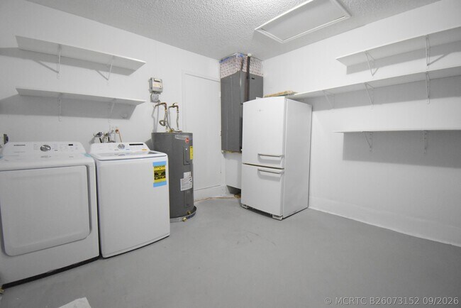 Building Photo - 22047 Caldera Ave