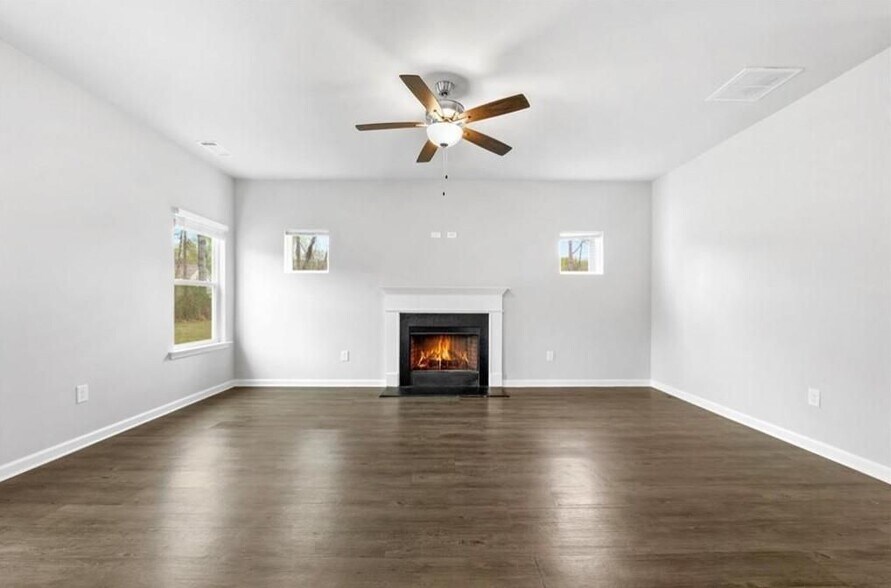 Building Photo - 207 Finley Dr