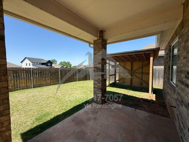 Building Photo - 10001 Glover River Dr
