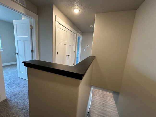 Building Photo - New Never Lived in Springville Townhome Fo...
