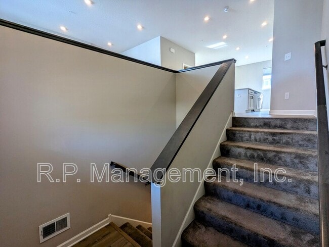 Building Photo - 2281 Polar Wy