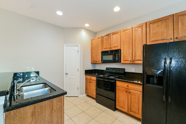 Building Photo - 10211 Tin Maple Dr