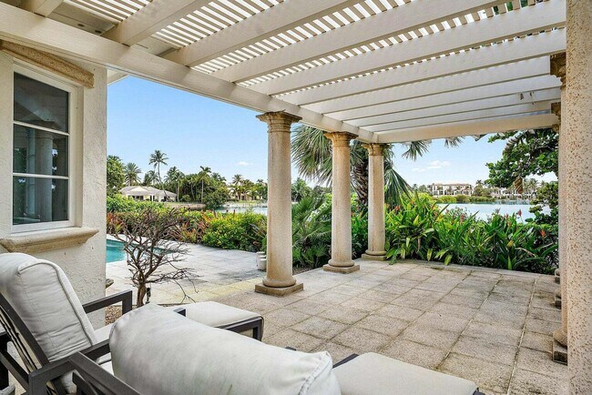 Building Photo - 1620 Lands End Rd