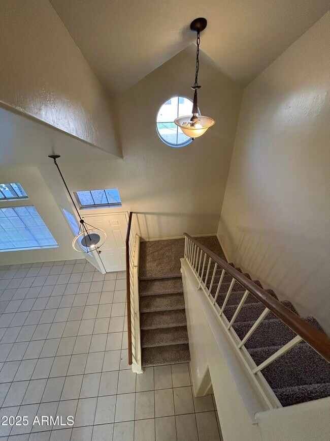 Building Photo - 1433 E Park Ave