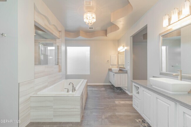 Building Photo - 864 Lemington St