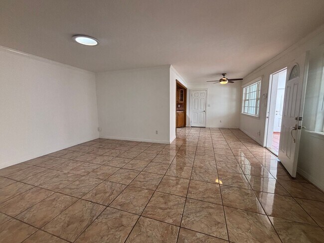 Building Photo - Charming 2-Bedroom Home with 2-Car Garage in Chula Vista